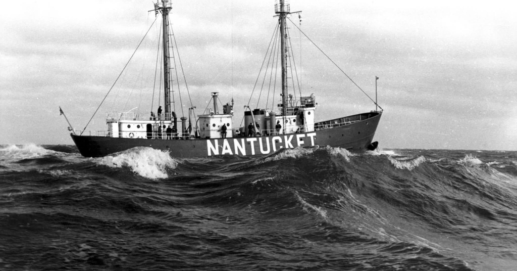 LV-112 on Nantucket Shoals station prior to 1960